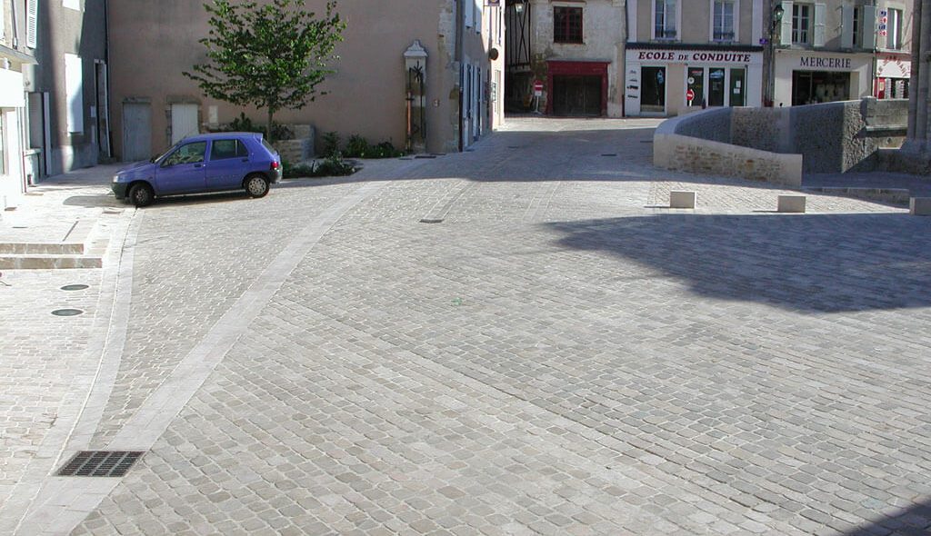 pavé confort couronnement finition bouchardée blocs de pierre airvault 79600 nouvelle aquitaine calminia pierre naturelle vente fabricant