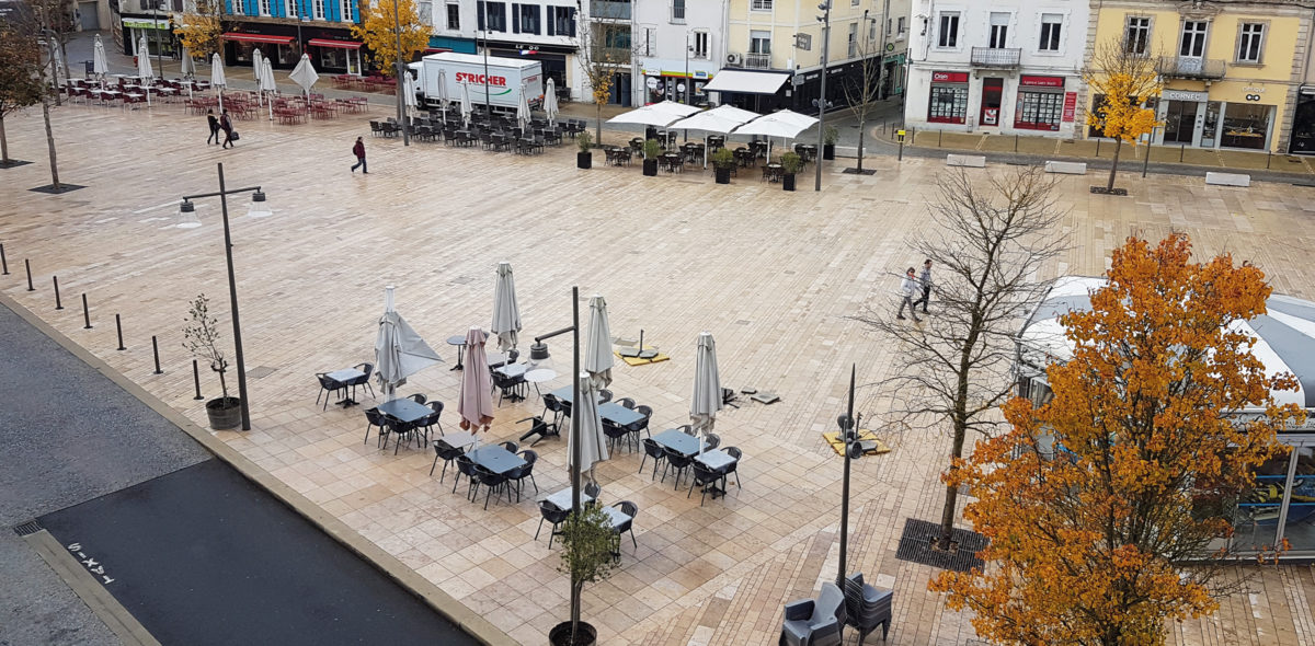 rénovation de la place saint Roch Mont de Marsan-40 avec dalle flammées et pavé confort