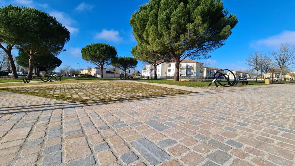 Pavé en pierre naturelle Bout du Monde à Fontaine-le-Comte